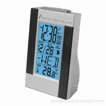Digital Clock with Daily Alarm and Temperature Display Function